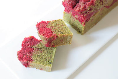 Cake bicolore framboise et matcha bio