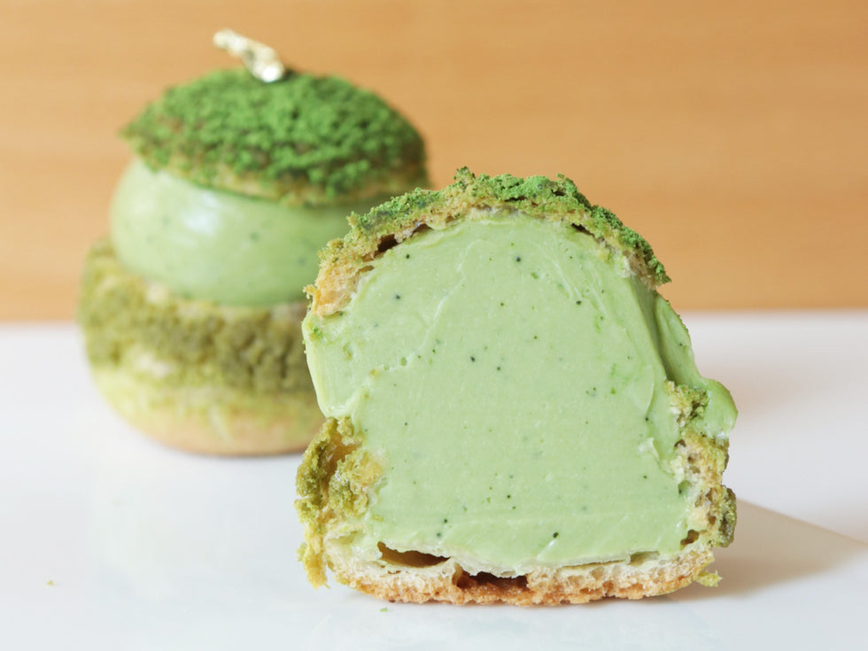 Petits choux au thé matcha bio et chocolat blanc