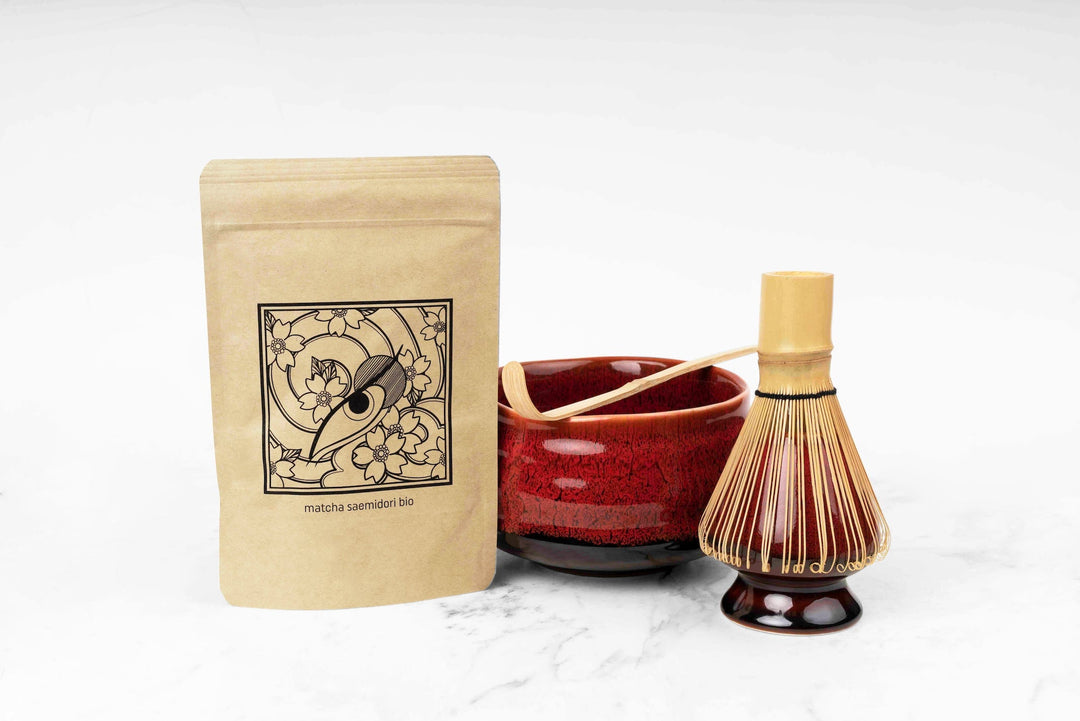 Kit complet matcha : sachet de matcha bio Saemidori, bol rouge, fouet et cuillère en bambou, naoshi rouge